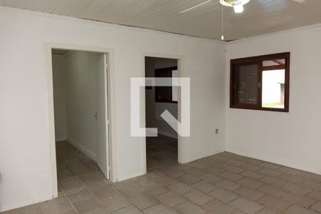 Sala de casa à venda com 2 quartos, 45m² em Rubem Berta, Porto Alegre