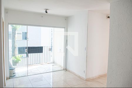 sala de apartamento para alugar com 2 quartos, 50m² em Pechincha, Rio de Janeiro