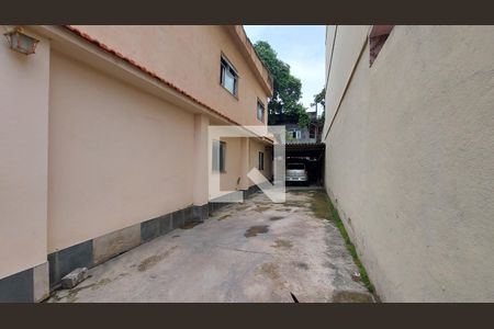 Garagem de casa à venda com 4 quartos, 200m² em Encantado, Rio de Janeiro