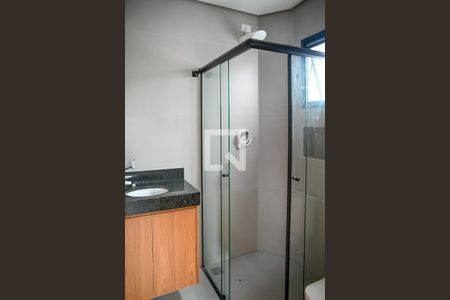 Banheiro de kitnet/studio para alugar com 1 quarto, 32m² em Vila Moinho Velho, São Paulo