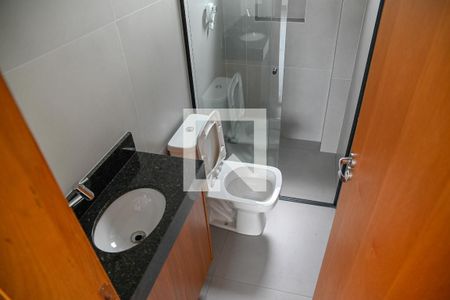 Banheiro de kitnet/studio para alugar com 1 quarto, 28m² em Vila Moinho Velho, São Paulo