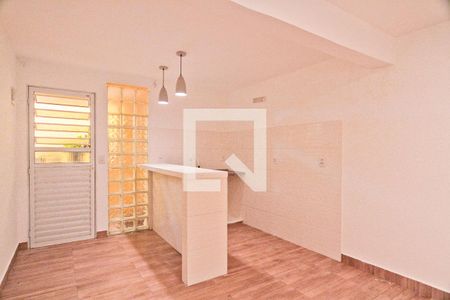 Kitnet de casa para alugar com 1 quarto, 18m² em Jardim Peri, São Paulo