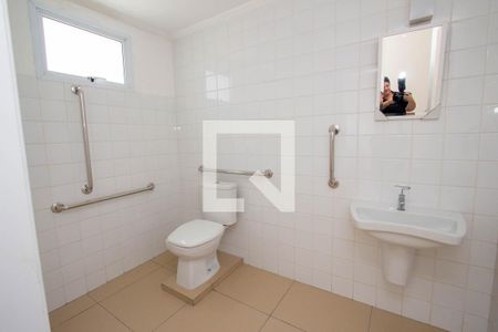 banheiro escritorio de casa à venda com 3 quartos, 500m² em Centro, Jundiaí