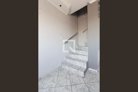 Escada de casa à venda com 2 quartos, 100m² em Vila Barbosa, São Paulo