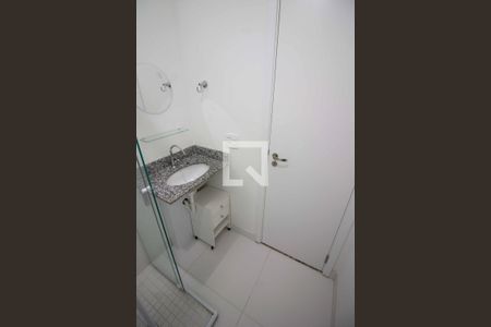 Banheiro de kitnet/studio para alugar com 1 quarto, 19m² em Brás, São Paulo