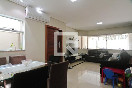 Sala de casa para alugar com 3 quartos, 150m² em Jardim Marisa, São Paulo