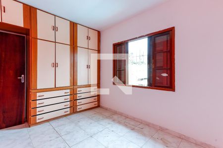 Quarto 1 de casa para alugar com 3 quartos, 120m² em Vila Nilo, São Paulo