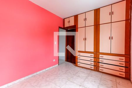 Quarto 1 de casa para alugar com 3 quartos, 120m² em Vila Nilo, São Paulo