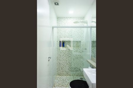 Banheiro de kitnet/studio à venda com 1 quarto, 26m² em Vila Granada, São Paulo