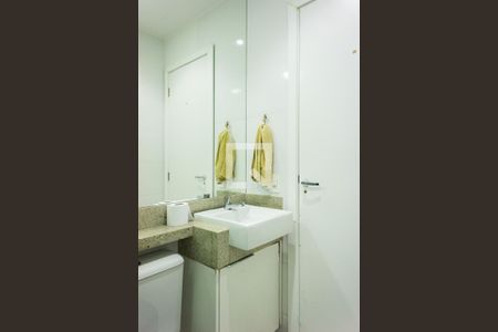 Banheiro de kitnet/studio à venda com 1 quarto, 26m² em Vila Granada, São Paulo