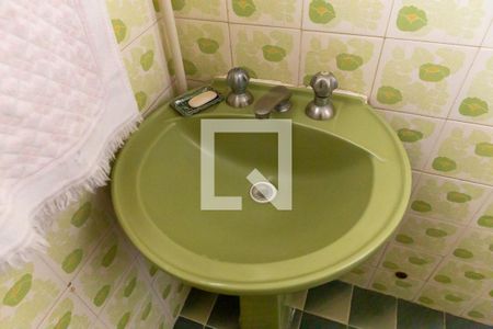 Lavabo de casa para alugar com 4 quartos, 144m² em Vila Valqueire, Rio de Janeiro