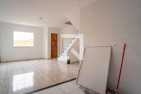 Sala/Cozinha de casa de condomínio para alugar com 2 quartos, 71m² em Vila Paranagua, São Paulo