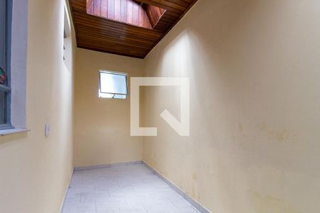 Closet de casa para alugar com 3 quartos, 170m² em Xaxim, Curitiba