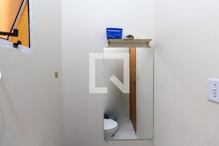 Lavabo de casa de condomínio para alugar com 2 quartos, 63m² em Vila Paranagua, São Paulo