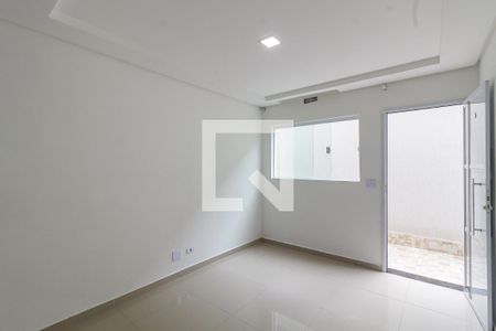 Sala de casa de condomínio para alugar com 2 quartos, 58m² em Canto do Forte, Praia Grande