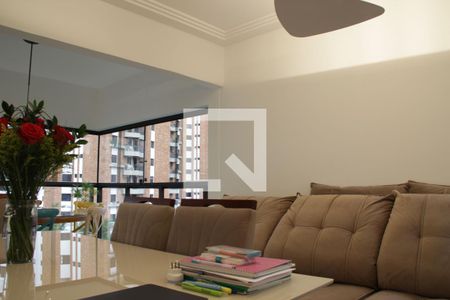 Sala detalhe de apartamento à venda com 4 quartos, 150m² em Vila Suzana, São Paulo