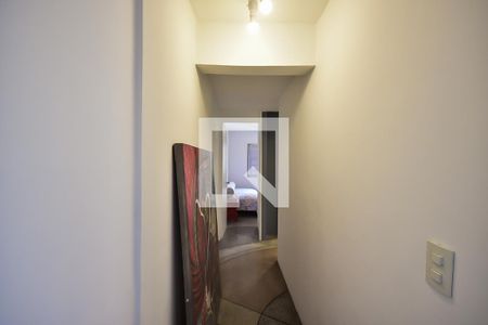 Corredor  de apartamento à venda com 2 quartos, 67m² em Vila Suzana, São Paulo