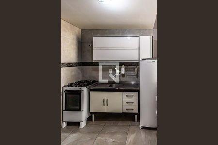 Cozinha de kitnet/studio para alugar com 1 quarto, 29m² em República, São Paulo