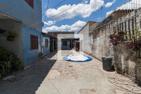 Quintal de casa à venda com 2 quartos, 130m² em Sarandi, Porto Alegre