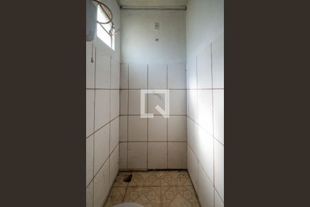 Banheiro de casa à venda com 1 quarto, 60m² em Vila Nova, Porto Alegre