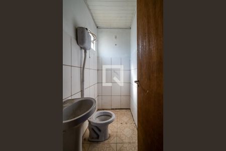 Banheiro de casa à venda com 1 quarto, 60m² em Vila Nova, Porto Alegre