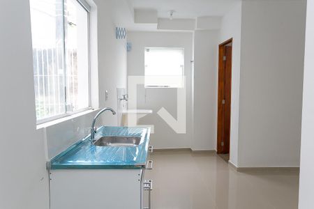 Sala/cozinha/Quarto/serviço de casa para alugar com 1 quarto, 25m² em Parque Pinheiros, Taboão da Serra