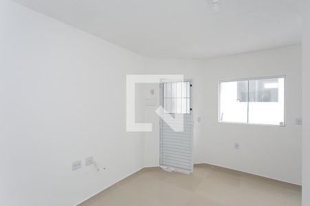 Sala/cozinha/Quarto/serviço de casa para alugar com 1 quarto, 25m² em Parque Pinheiros, Taboão da Serra