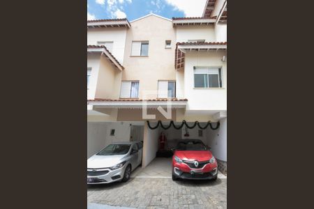 Casa de condomínio à venda com 153m², 3 quartos e 2 vagas Casa de condomínio à venda com 153m², 3 quartos e 2 vagasfrente da casa