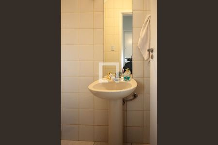 Casa de condomínio à venda com 153m², 3 quartos e 2 vagas Casa de condomínio à venda com 153m², 3 quartos e 2 vagasBanheiro da Suíte