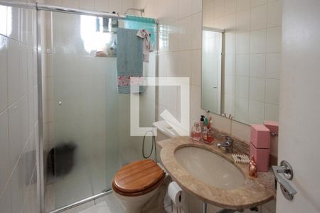 Casa de condomínio à venda com 153m², 3 quartos e 2 vagas Casa de condomínio à venda com 153m², 3 quartos e 2 vagasBanheiro da Suíte