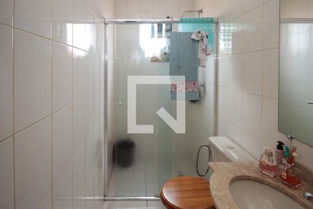 Casa de condomínio à venda com 153m², 3 quartos e 2 vagas Casa de condomínio à venda com 153m², 3 quartos e 2 vagasBanheiro da Suíte