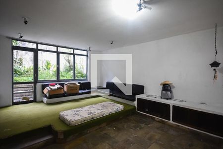 Sala de casa à venda com 3 quartos, 300m² em Jardim Monte Kemel, São Paulo