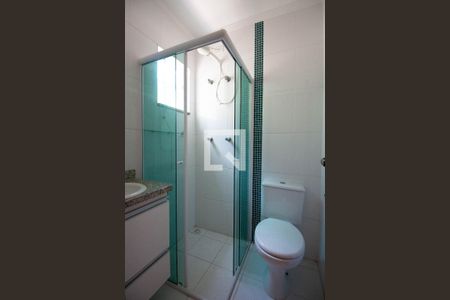 Banheiro da Suíte 1 de casa de condomínio para alugar com 2 quartos, 78m² em Parque Cruzeiro do Sul, São Paulo