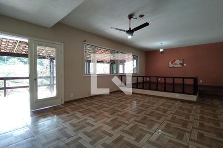 Sala  de casa à venda com 3 quartos, 254m² em Freguesia de Jacarepaguá, Rio de Janeiro