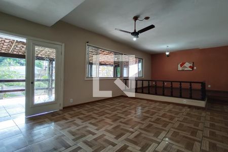 Sala  de casa à venda com 3 quartos, 254m² em Freguesia de Jacarepaguá, Rio de Janeiro