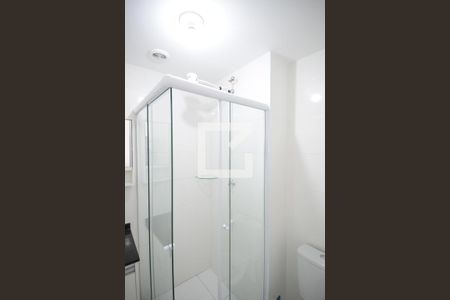 Banheiro de kitnet/studio para alugar com 1 quarto, 27m² em Vila Dom Pedro I, São Paulo