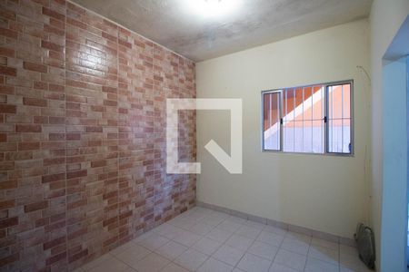 Quarto 2 de casa para alugar com 2 quartos, 70m² em Jardim Casa Pintada, São Paulo