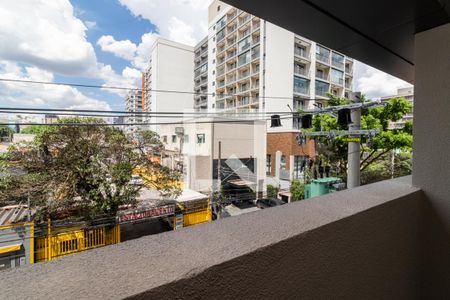 Varanda de kitnet/studio para alugar com 1 quarto, 30m² em Indianópolis, São Paulo