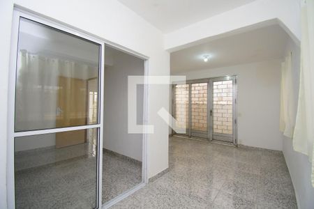 Sala de casa para alugar com 2 quartos, 140m² em Jardim do Papai, Guarulhos