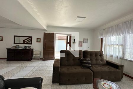 Sala de casa à venda com 3 quartos, 250m² em São Jorge, Novo Hamburgo