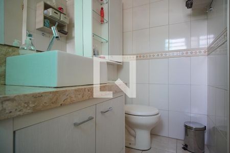 Banheiro  de apartamento à venda com 1 quarto, 33m² em Vila Ipiranga, Porto Alegre