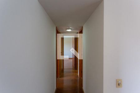 Corredor de apartamento para alugar com 3 quartos, 118m² em Funcionários, Belo Horizonte