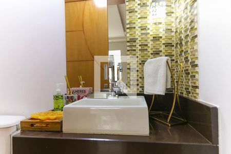 Lavabo de apartamento para alugar com 3 quartos, 188m² em Vila Suzana, São Paulo