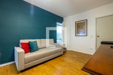 Sala de apartamento para alugar com 3 quartos, 75m² em Cerqueira César, São Paulo