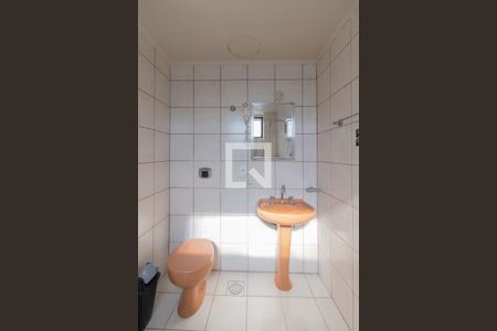 Banheiro de kitnet/studio para alugar com 1 quarto, 24m² em Centro Histórico, Porto Alegre