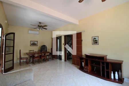 Sala de casa para alugar com 3 quartos, 1300m² em Freguesia (jacarepaguá), Rio de Janeiro