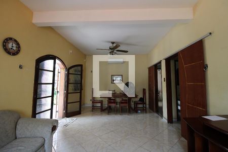 Sala de casa para alugar com 3 quartos, 1300m² em Freguesia (jacarepaguá), Rio de Janeiro