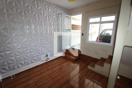 Sala de casa para alugar com 2 quartos, 100m² em Parque Santa Madalena, São Paulo