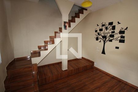 Sala de casa para alugar com 2 quartos, 100m² em Parque Santa Madalena, São Paulo