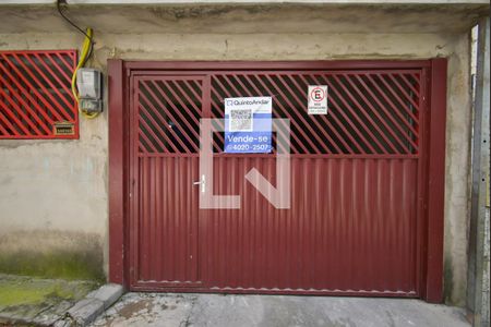 Casa à venda com 72m², 3 quartos e 1 vaga Casa à venda com 72m², 3 quartos e 1 vagaFachada